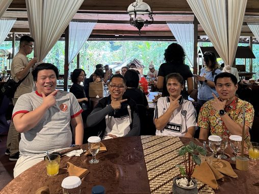 Outing komunitas Born To Win